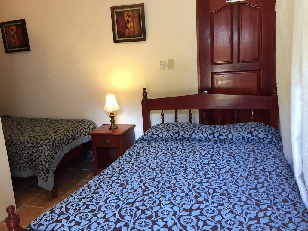 Panchos Villas Caye Caulker Rum bild
