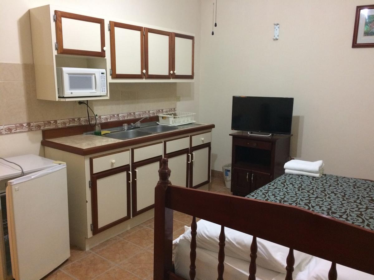 Panchos Villas Caye Caulker Exteriör bild