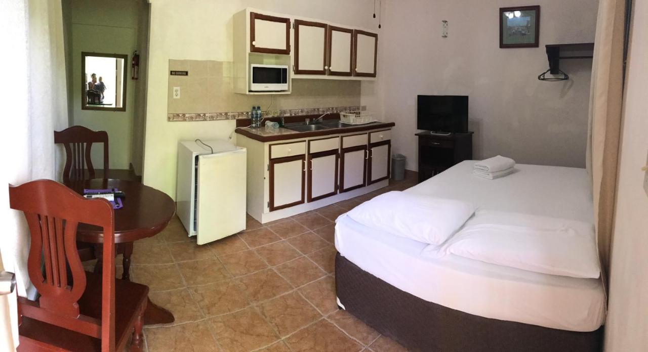 Panchos Villas Caye Caulker Exteriör bild