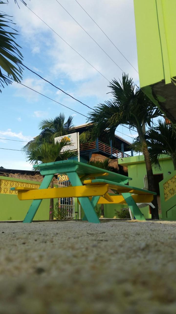 Panchos Villas Caye Caulker Exteriör bild