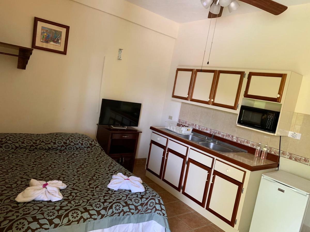 Panchos Villas Caye Caulker Exteriör bild