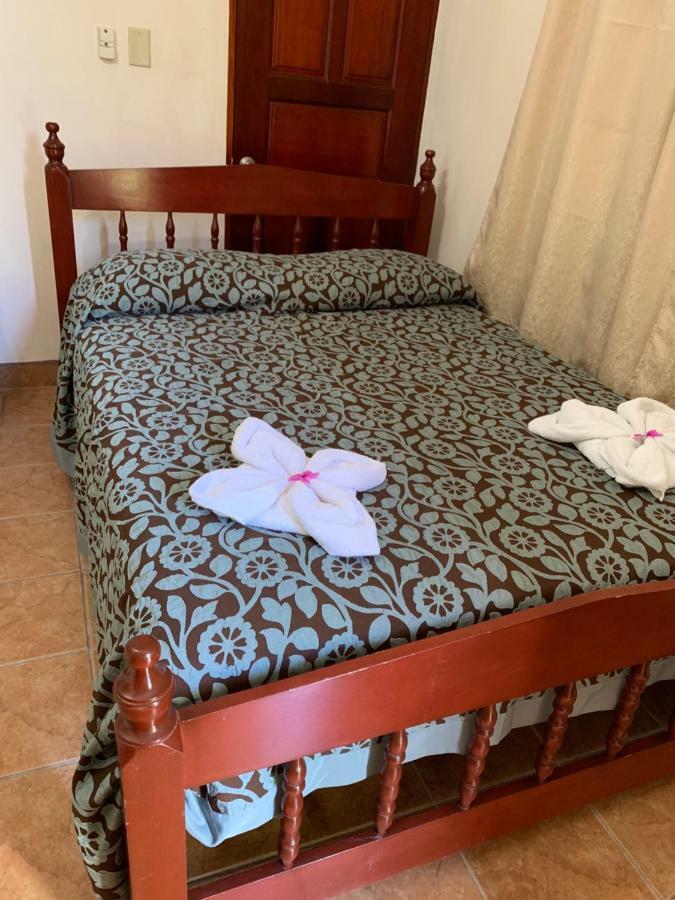 Panchos Villas Caye Caulker Exteriör bild